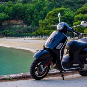 Gearless vs. Automatic Gear Scooters: Which One is Right for You?