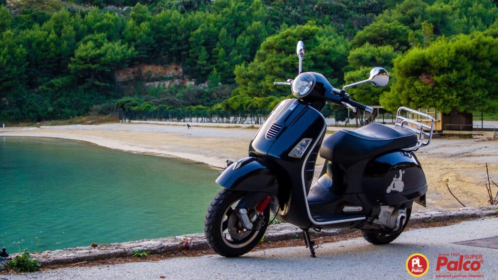 Read more about the article Gearless vs. Automatic Gear Scooters: Which One is Right for You?