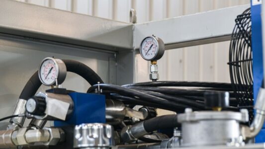 Understanding Significance of TOST Life in Hydraulic Oils