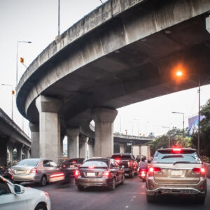 How 5W40 Engine Oil Protects Your Car in Start-Stop Traffic Conditions