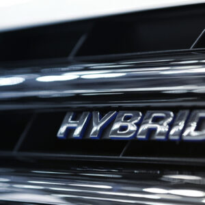 0W16 Oil Compatibility for Petrol and Hybrid Cars: What You Need to Know Before Switching