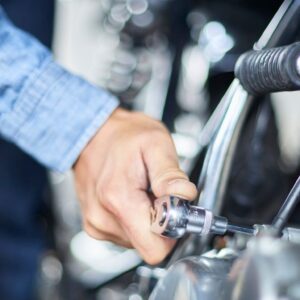 How 2T Engine Oil Reduces Smoke in Two-Stroke Vehicles
